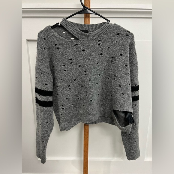 Topshop Women’s Gray and Black Crew Neck Distressed Sweater sz 8 - Picture 1 of 7